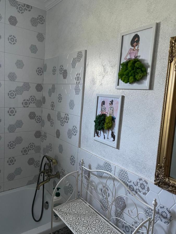 Tamara'S Place Римніку-Вилча Екстер'єр фото