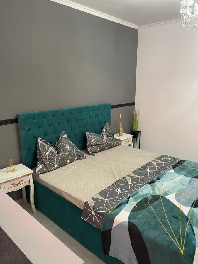 Tamara'S Place Римніку-Вилча Екстер'єр фото